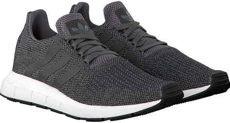 adidas heren schoenen swiftrun|adidas swift run men's.